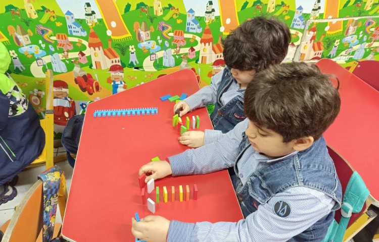 دومینو(تمرین و تکرار میدان مقدماتی ،دوراهی و سه‌راهی) آموزگار ؛افشاری 1