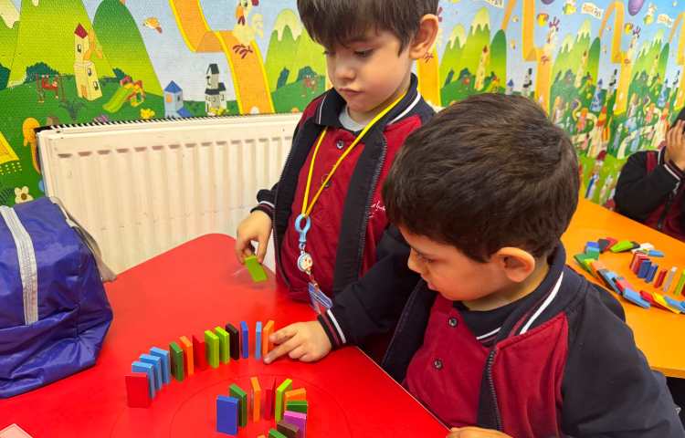 دومینو:دومینو حلزونی