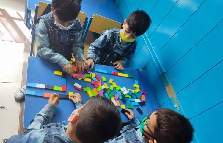 :دومینو با موضوع انواع چیدمان های گروهی 3