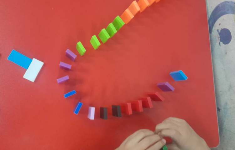 دومینو ساخت خط خمیده 4