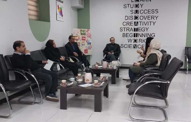 (دومین جلسه اولیاء و مربیان) 2