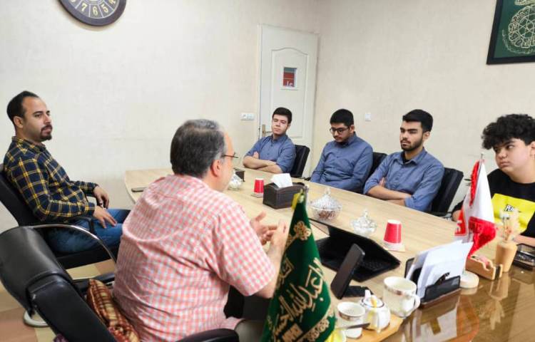 دیدار دانش آموزان دهم انسانی با مدیریت 3