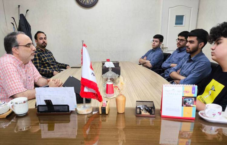 دیدار دانش آموزان دهم انسانی با مدیریت