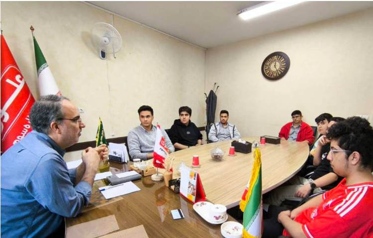 دیدار دانش آموزان یازدهم انسانی با مدیریت 2