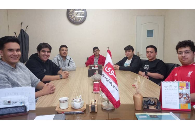 دیدار دانش آموزان یازدهم انسانی با مدیریت 4