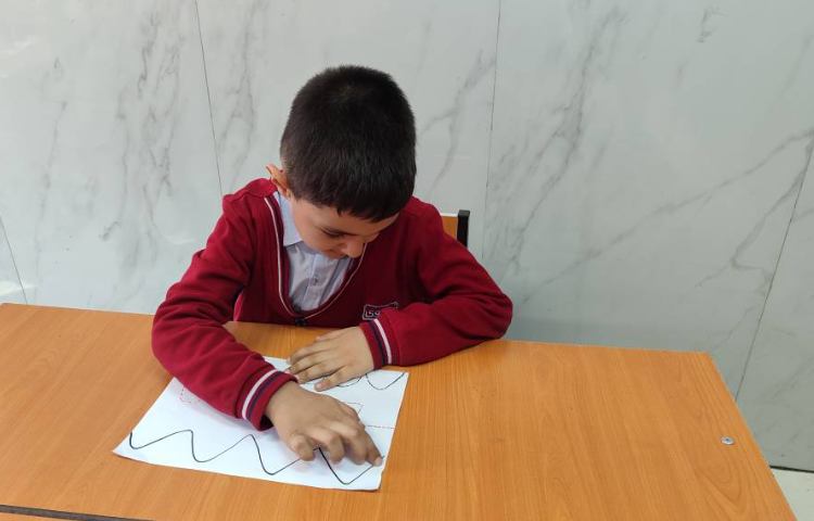 دیکته و روانخوانی خلاق و بازی محور برای افزایش دقت و تمرکز و حافظه‌ی شنیداری درس فارسی. 2