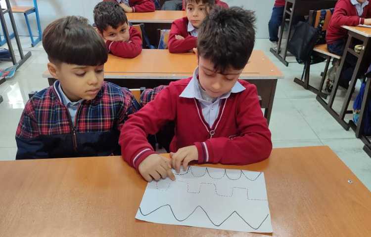 دیکته و روانخوانی خلاق و بازی محور برای افزایش دقت و تمرکز و حافظه‌ی شنیداری درس فارسی. 5