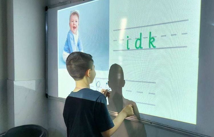 دیکته ی پای تخته ای با حروف به هم ریخته 3