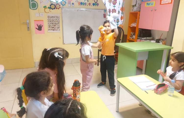 ذهن زیبا:نمایش عروسکی سگ نگهبان 3