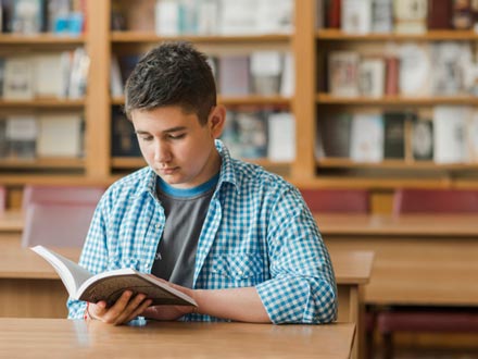 راهکارهای تشویق نوجوانان به کتابخوانی