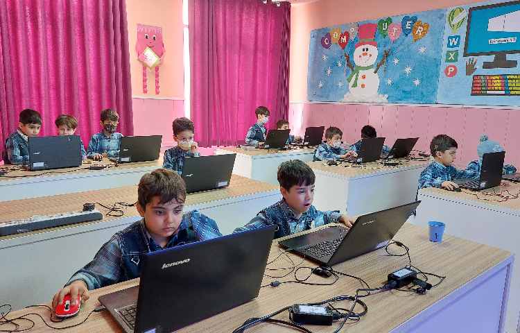 :رایانه،آموزش paint(نقاشی)،کلاس سیب