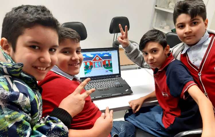 رایانه-آموزش پروژه ی حضور غیاب مدرسه در اسکرچ 4