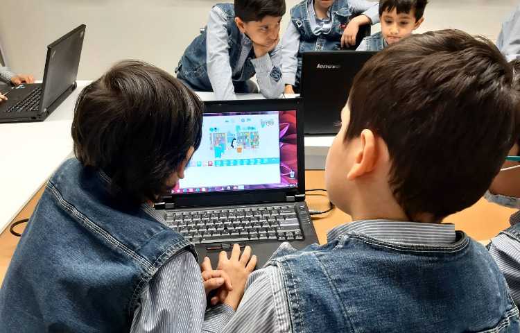 رایانه-انجام پروژه ها با بلوک تعویض پس زمینه 1