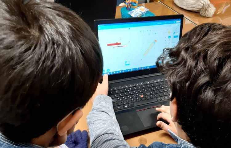 رایانه-انجام پروژه ی کشیدن یک خط در میان در اسکرچ 1