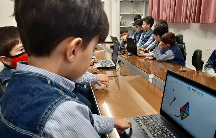 رایانه -آشنایی به خط راست و خمیده و تغییر سایز آن در paint 2