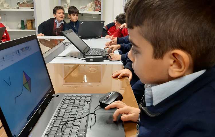 رایانه -آموزش ابزار سطل رنگ و کشیدن بادبادک 7