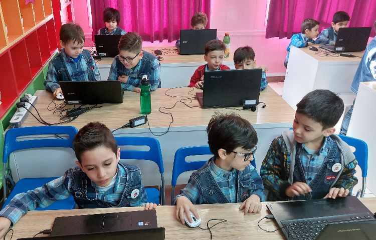 :رایانه، آموزش اسکرچ، کلاس توت فرنگی 2