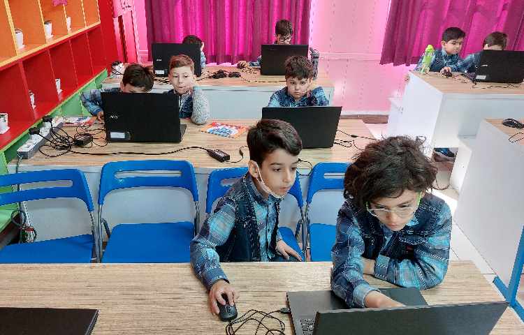 :رایانه، آموزش اسکرچ، کلاس توت فرنگی 2