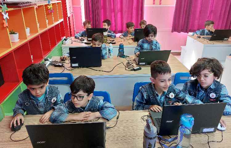 :رایانه، آموزش اسکرچ، کلاس توت فرنگی 2