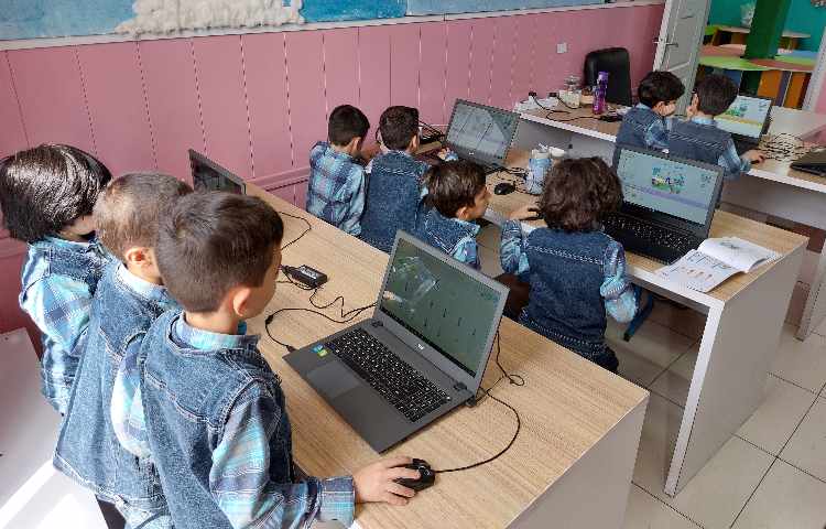 :رایانه، آموزش اسکرچ، کلاس توت فرنگی 2