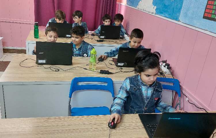 :رایانه، آموزش اسکرچ، کلاس توت فرنگی 2