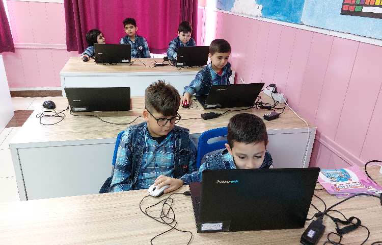 :رایانه، آموزش اسکرچ، کلاس توت فرنگی 2