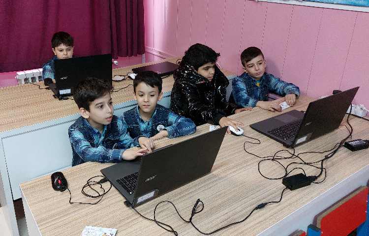 :رایانه، آموزش اسکرچ، کلاس توت فرنگی 3