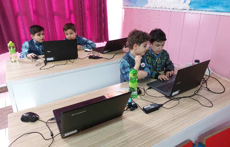 :رایانه، آموزش اسکرچ، کلاس توت فرنگی 3