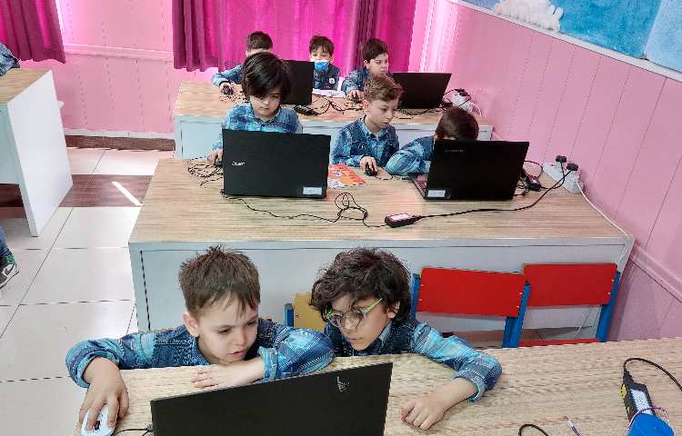 :رایانه، آموزش اسکرچ، کلاس توت فرنگی 3