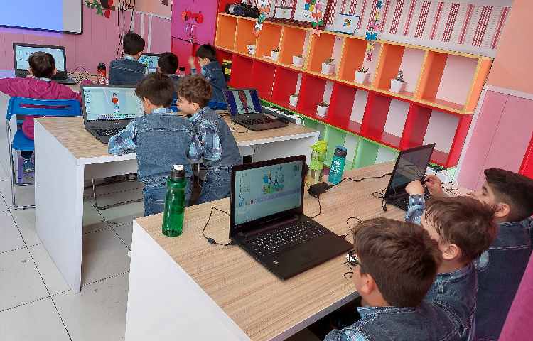 :رایانه، آموزش اسکرچ، کلاس توت فرنگی 3