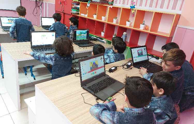 :رایانه، آموزش اسکرچ، کلاس توت فرنگی 3