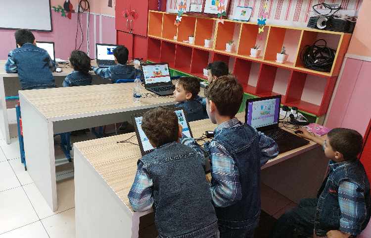 :رایانه، آموزش اسکرچ، کلاس توت فرنگی 4