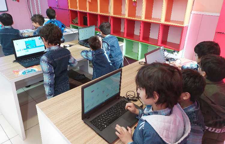 :رایانه، آموزش اسکرچ، کلاس توت فرنگی 5