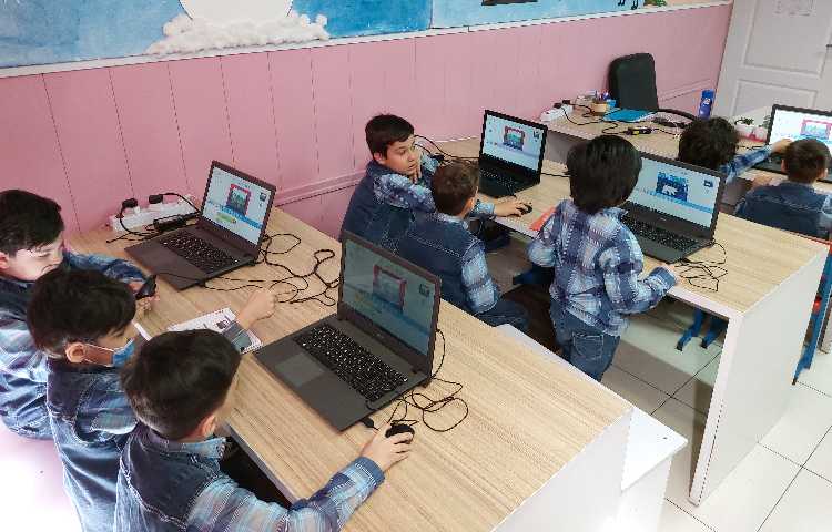 :رایانه، آموزش اسکرچ، کلاس توت فرنگی 5