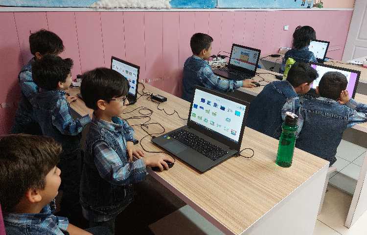 :رایانه، آموزش اسکرچ، کلاس توت فرنگی 5