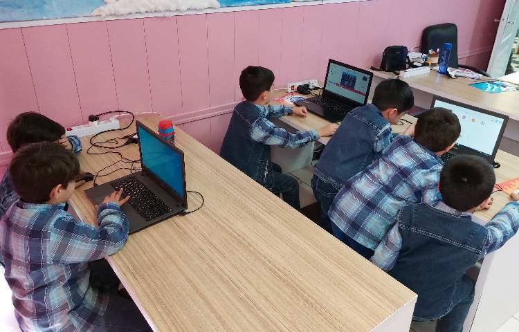 :رایانه، آموزش اسکرچ، کلاس سیب 5