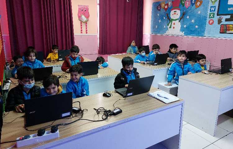 :رایانه، آموزش اسکرچ، کلاس سیب