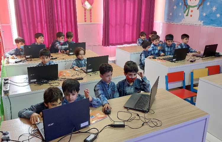 :رایانه، آموزش اسکرچ، کلاس سیب