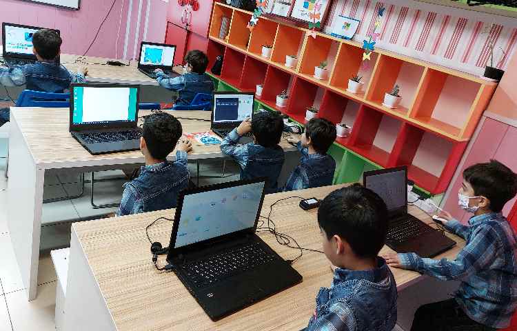 :رایانه، آموزش اسکرچ، کلاس سیب