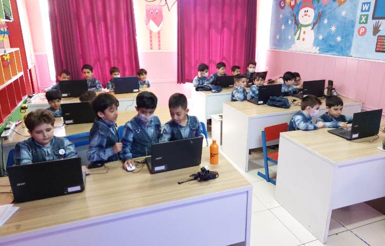 :رایانه، آموزش اسکرچ، کلاس فضانوردان 1