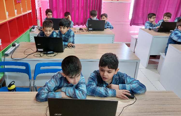 :رایانه، آموزش اسکرچ، کلاس فضانوردان 1