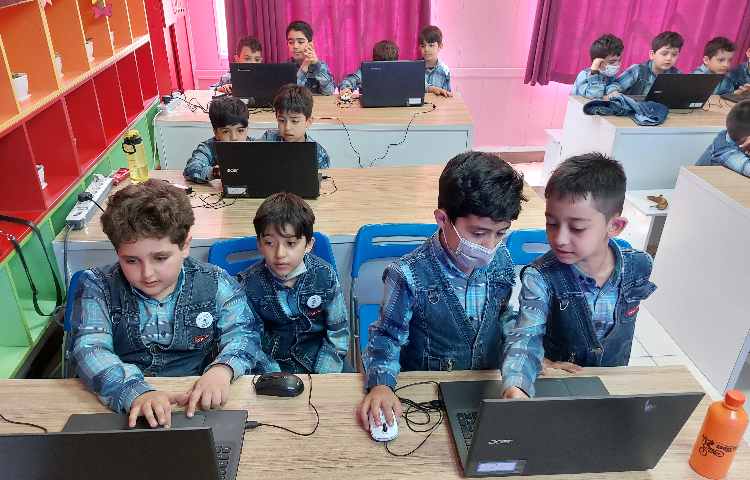 :رایانه، آموزش اسکرچ، کلاس فضانوردان 2