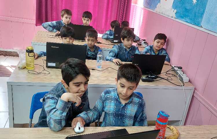 :رایانه، آموزش اسکرچ، کلاس فضانوردان 3