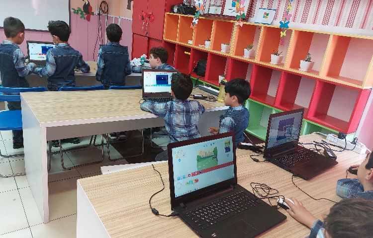 :رایانه، آموزش اسکرچ، کلاس فضانوردان 4