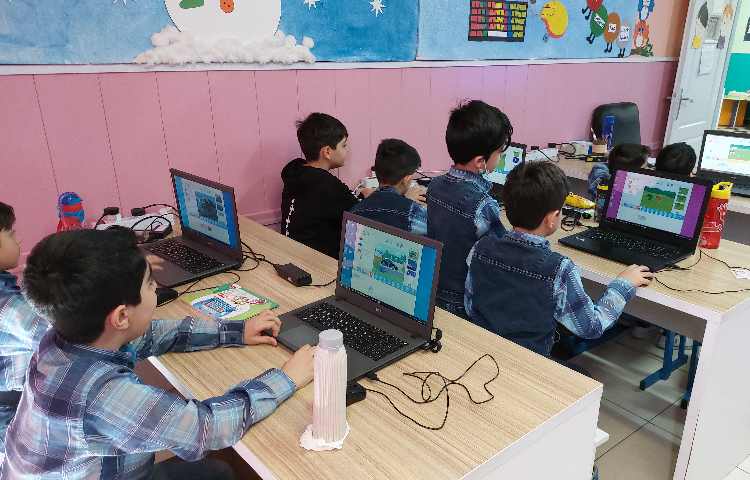 :رایانه، آموزش اسکرچ، کلاس فضانوردان 5