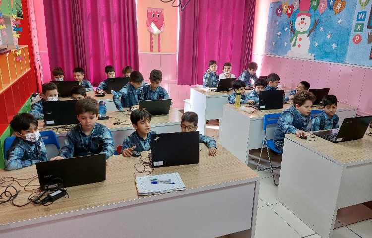 :رایانه، آموزش اسکرچ، کلاس فضانوردان