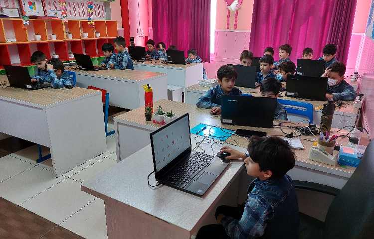 :رایانه، آموزش اسکرچ، کلاس فضانوردان