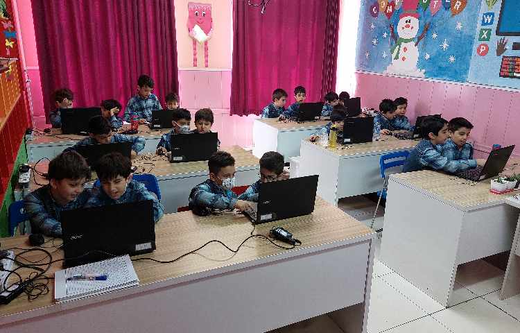 :رایانه، آموزش اسکرچ، کلاس فضانوردان