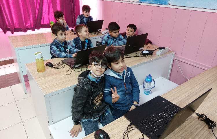 :رایانه، آموزش برنامه نقاشی، کلاس توت فرنگی 4