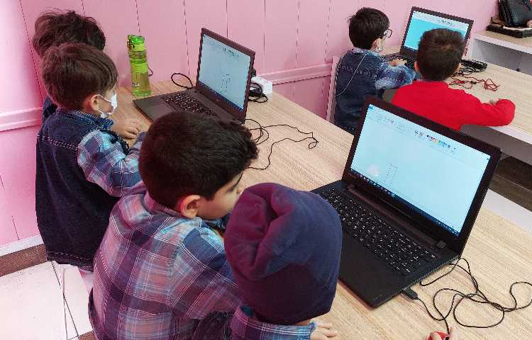 :رایانه، آموزش برنامه نقاشی، کلاس توت فرنگی 7